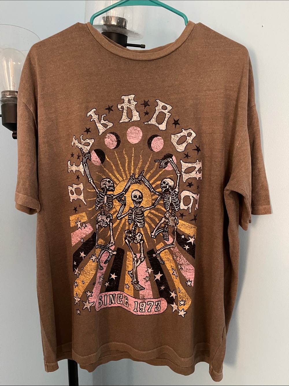 Billabong Brown Short Sleeve Graphic Tee with Pink and Gold Accents